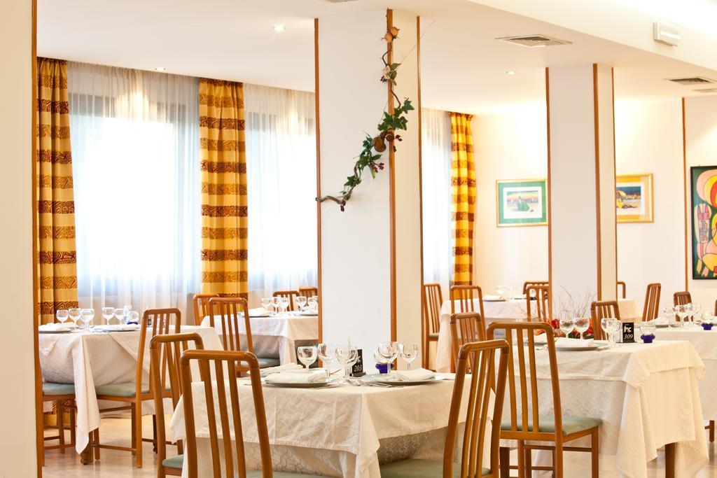 Hotel Canguro San Benedetto del Tronto Esterno foto