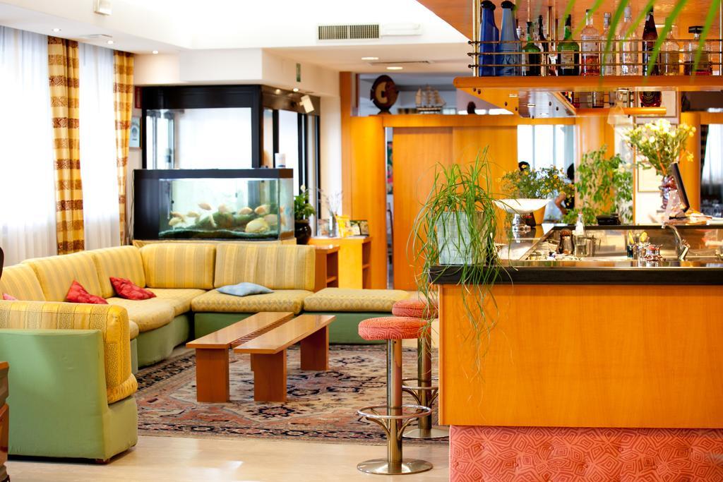 Hotel Canguro San Benedetto del Tronto Esterno foto