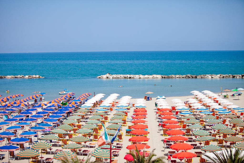 Hotel Canguro San Benedetto del Tronto Esterno foto