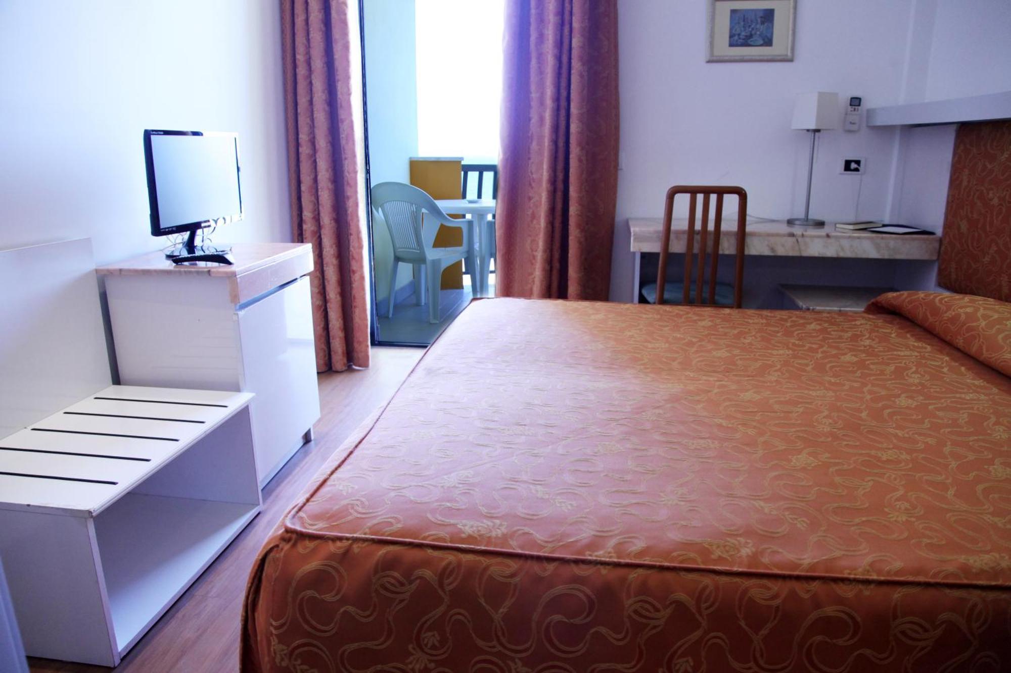 Hotel Canguro San Benedetto del Tronto Esterno foto