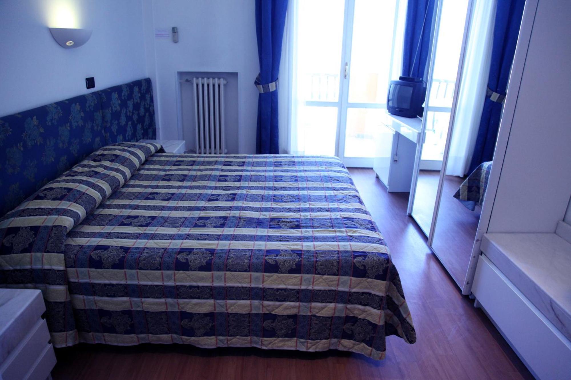Hotel Canguro San Benedetto del Tronto Esterno foto
