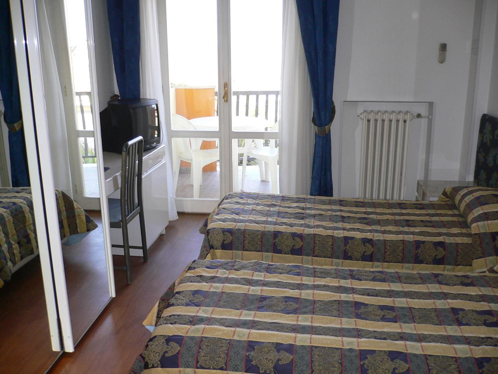 Hotel Canguro San Benedetto del Tronto Esterno foto