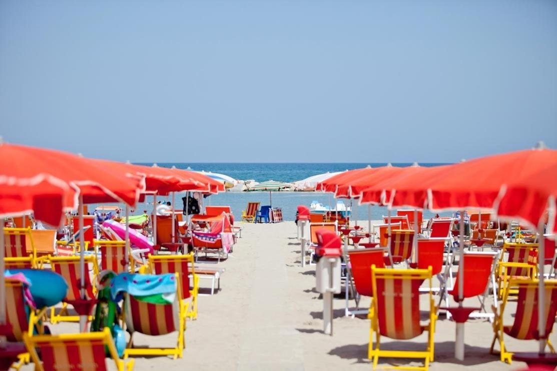Hotel Canguro San Benedetto del Tronto Esterno foto