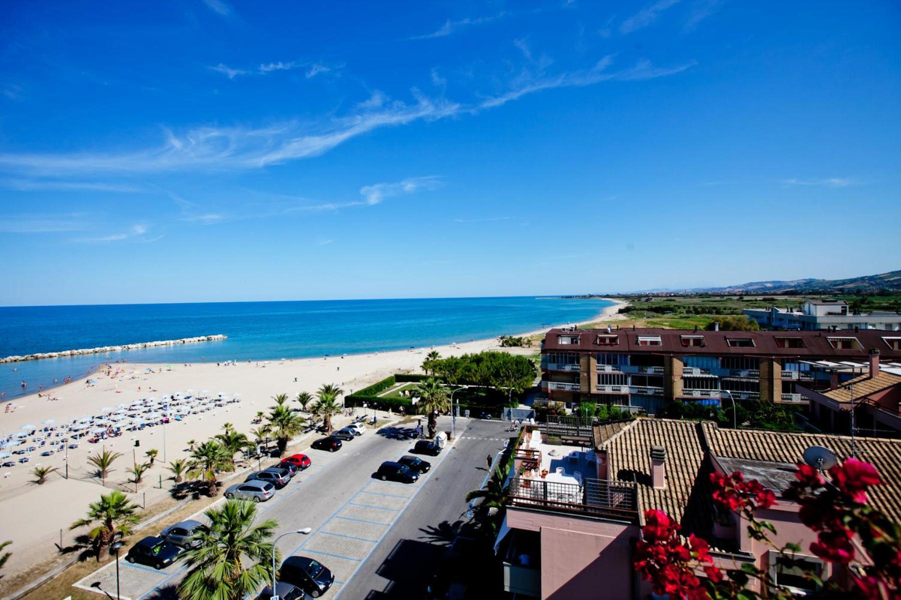 Hotel Canguro San Benedetto del Tronto Esterno foto
