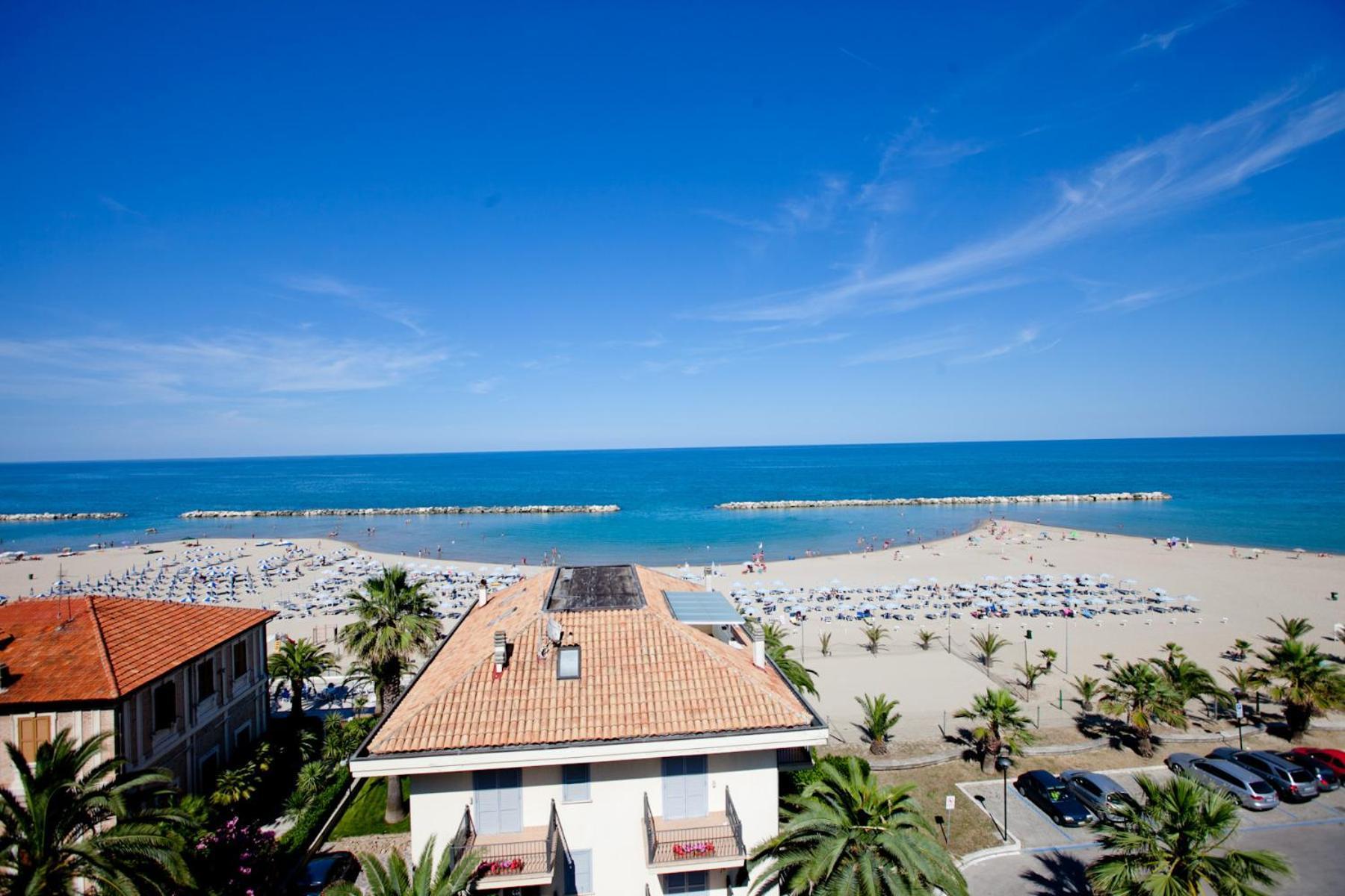 Hotel Canguro San Benedetto del Tronto Esterno foto