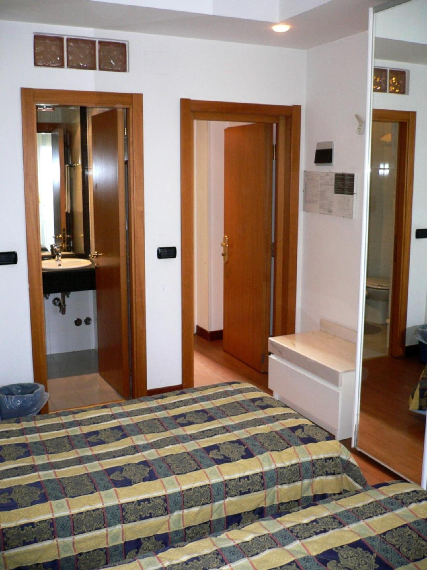 Hotel Canguro San Benedetto del Tronto Esterno foto