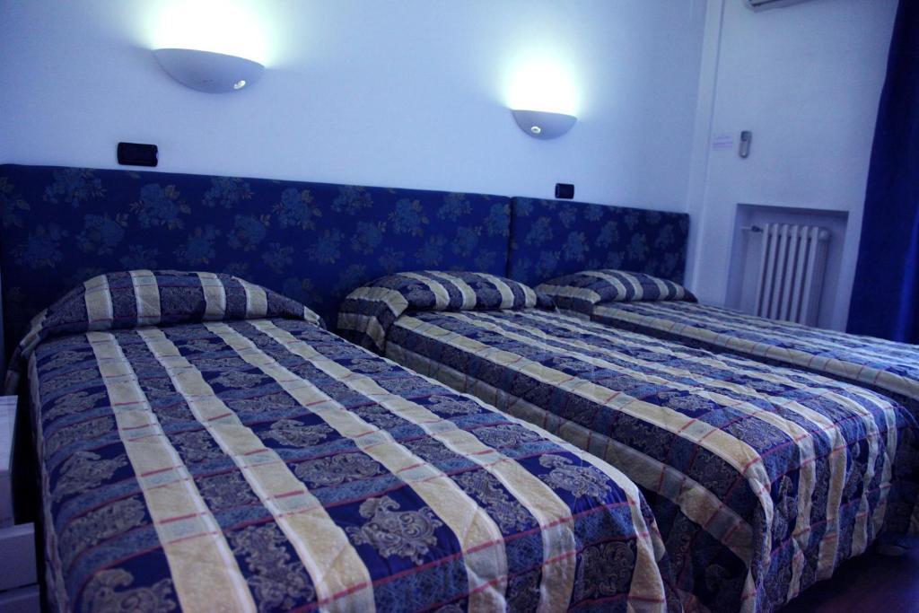 Hotel Canguro San Benedetto del Tronto Camera foto