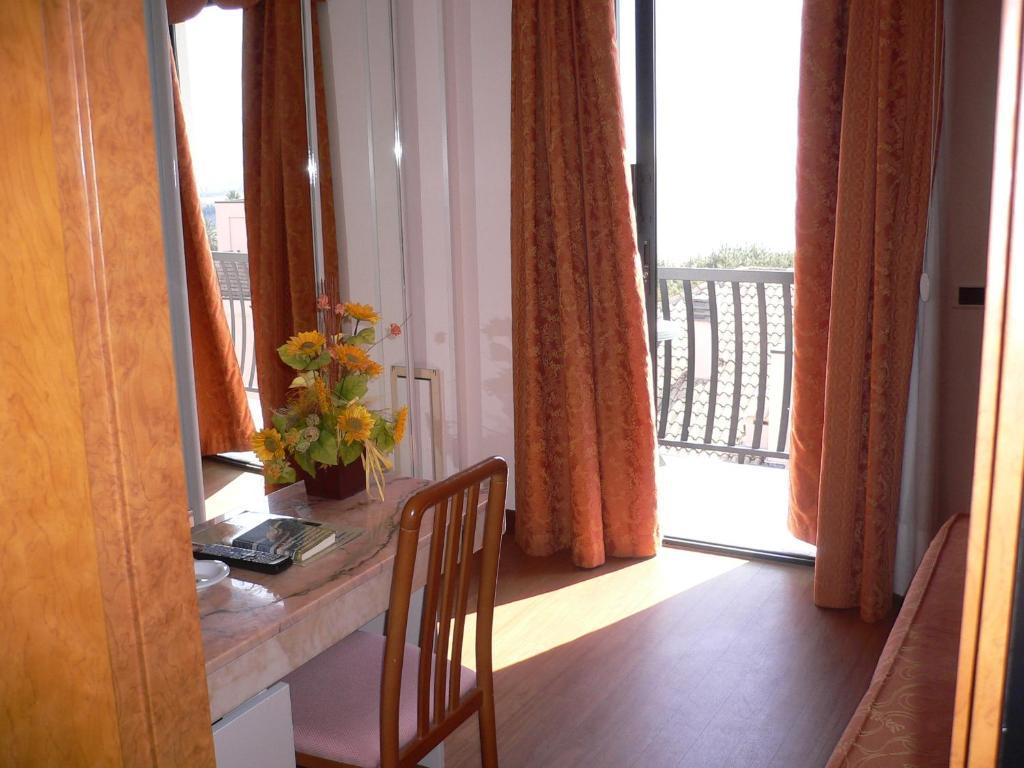 Hotel Canguro San Benedetto del Tronto Camera foto