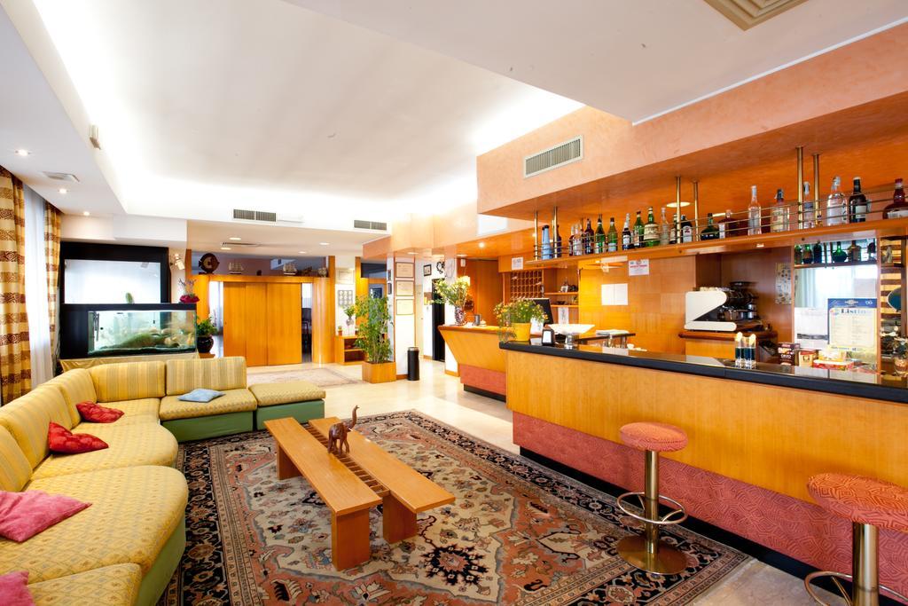 Hotel Canguro San Benedetto del Tronto Esterno foto