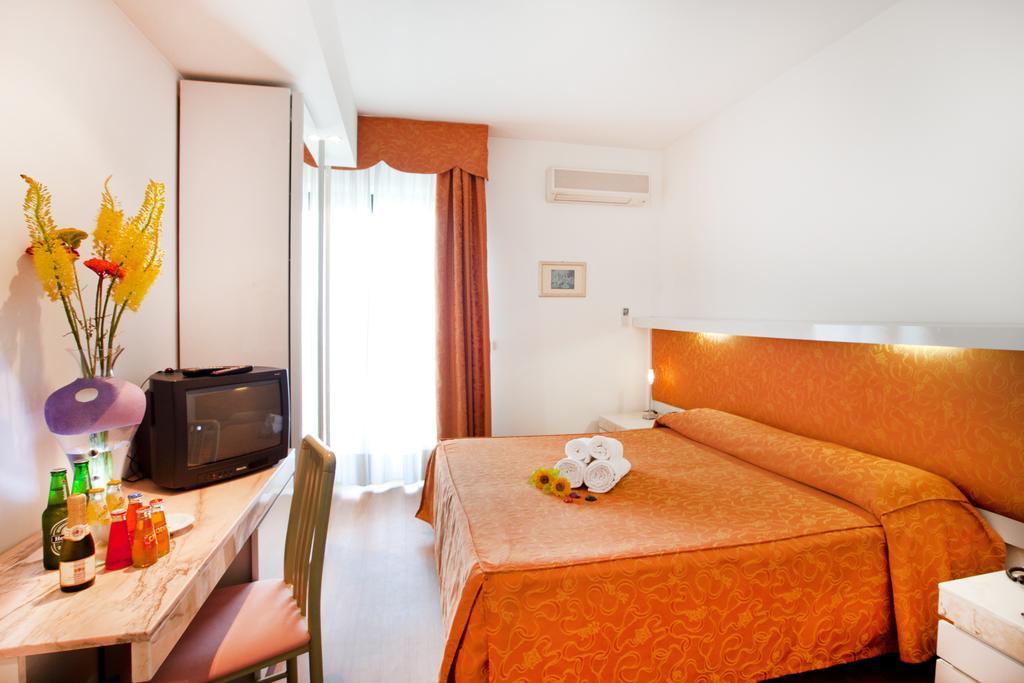 Hotel Canguro San Benedetto del Tronto Camera foto
